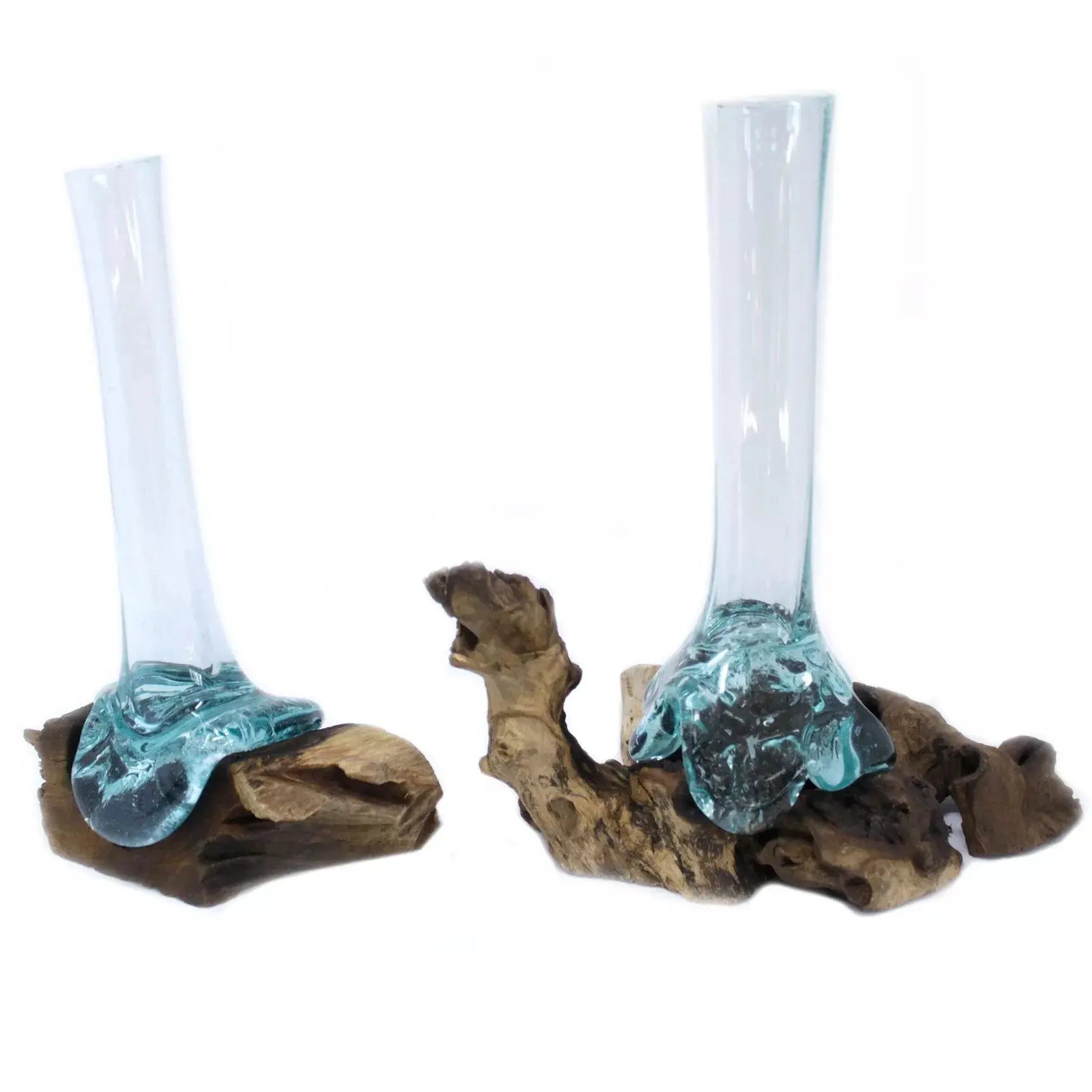 Vase artisanal en verre fondu sur bois de Gamal Boisia